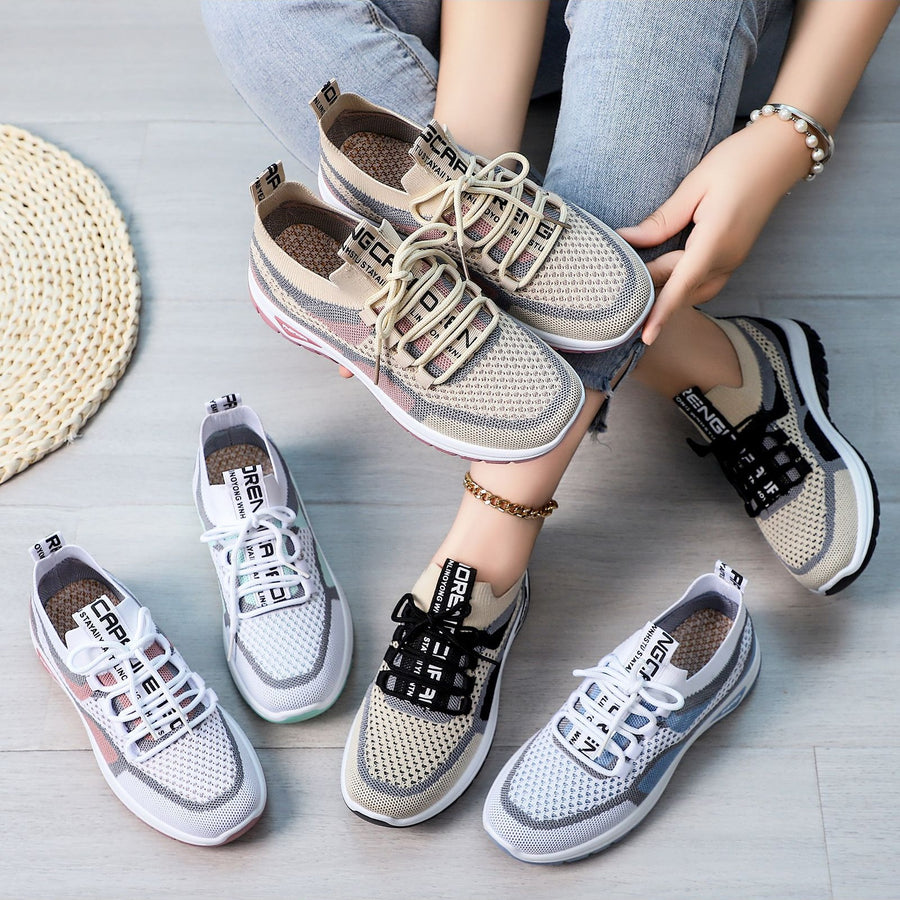 Zapatos correctores casuales en colores combinados — con soporte para el arco que permite caminar con comodidad.
