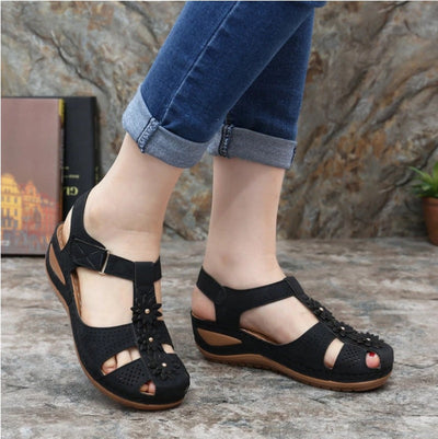 Sandalias con protección para los dedos: con soporte para el arco plantar, que alivia el dolor; ligeras y con amortiguación.