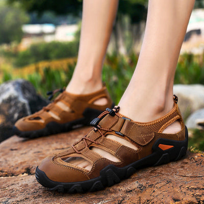 Sandalias con protección para los dedos: con soporte para el arco del pie, que alivia el dolor; ligeras y con amortiguación.