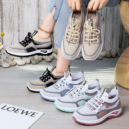 Zapatos correctores casuales en colores combinados — con soporte para el arco que permite caminar con comodidad.