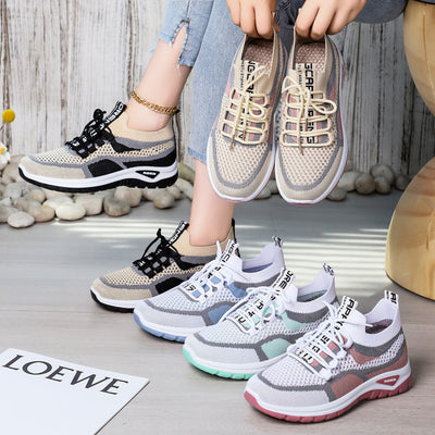 Zapatos correctores casuales en colores combinados — con soporte para el arco que permite caminar con comodidad.