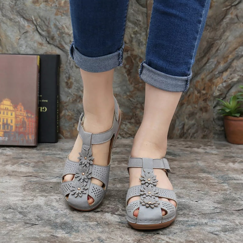 Sandalias con protección para los dedos: con soporte para el arco plantar, que alivia el dolor; ligeras y con amortiguación.