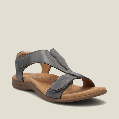 Sandalias ortopédicas cómodas: soporte ergonómico para el arco del pie, ancho ajustable y diseño que estiliza la pierna.