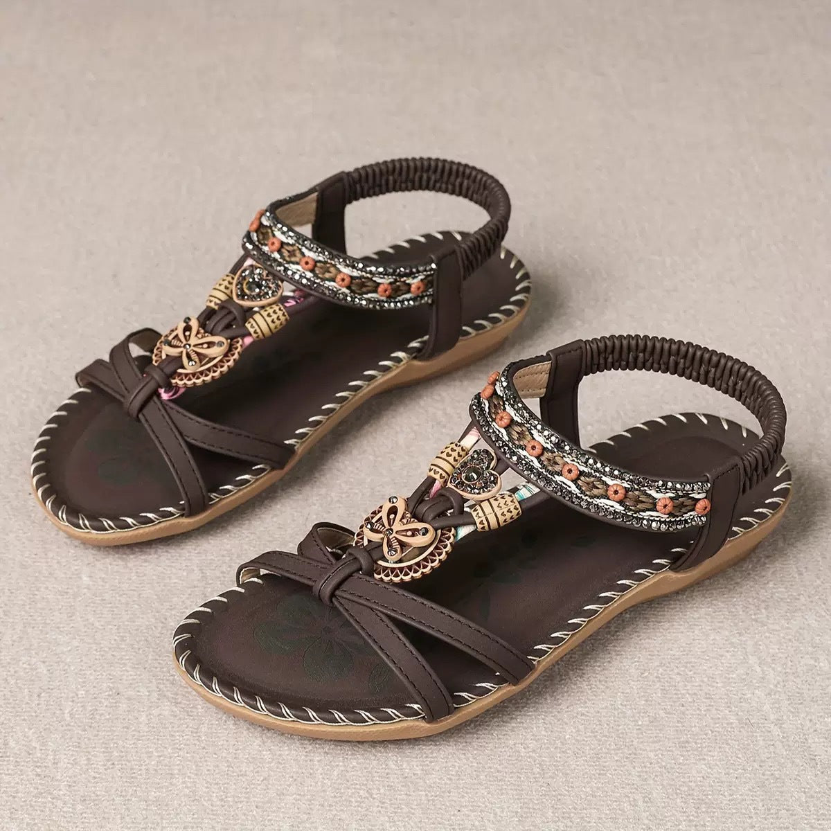 Sandalias planas: con soporte para el arco, para aliviar el dolor; ligeras y con amortiguación.